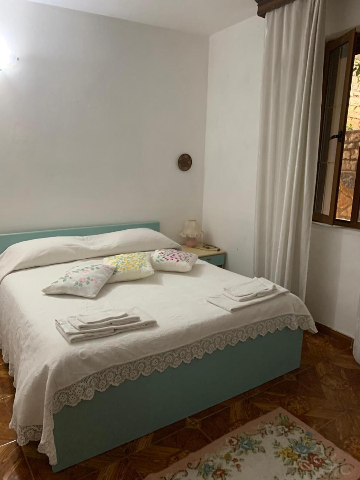 Guesthouse Villa Rosa Berat Habitación foto